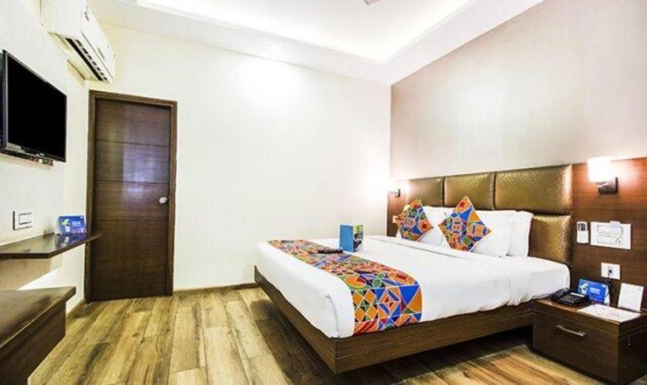 Fabhotel Royal Plaza Zirakpur Exterior foto