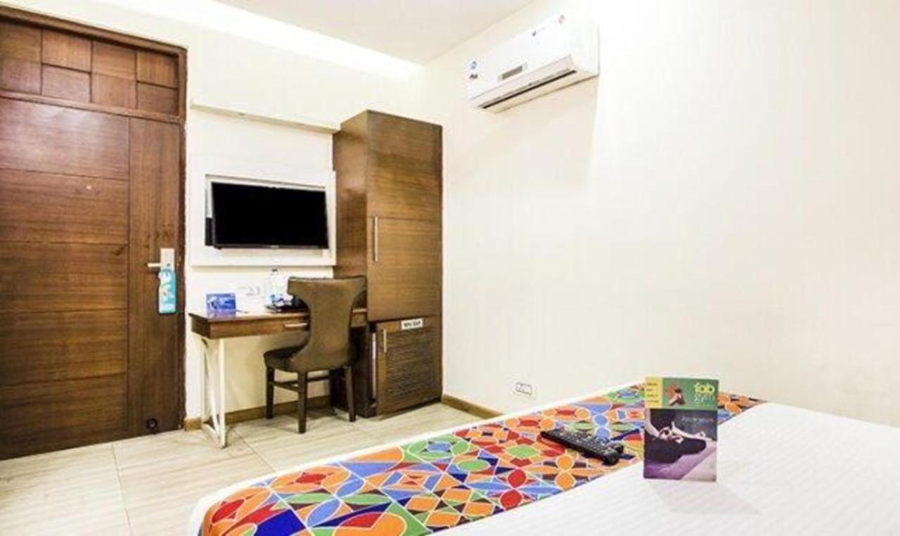 Fabhotel Royal Plaza Zirakpur Exterior foto