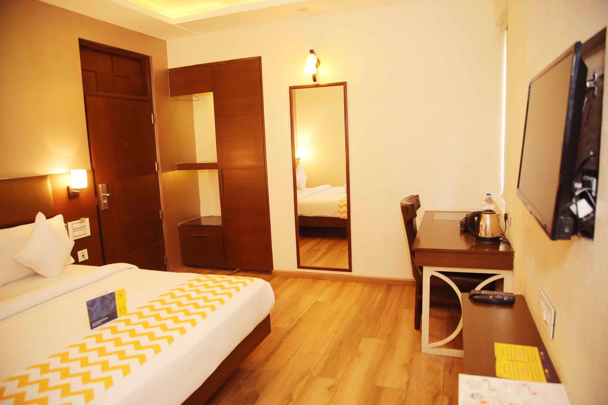 Fabhotel Royal Plaza Zirakpur Exterior foto